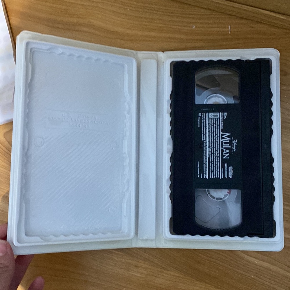 Disneys Mulan VHS tape - Picture 4 of 7